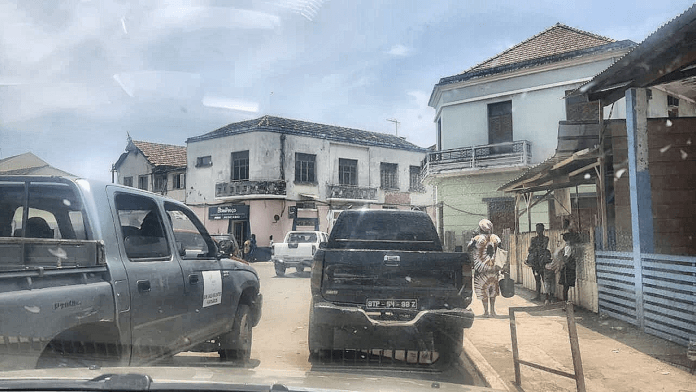 A street scene in São Tomé, reflecting everyday life in the island nation of São Tomé and Príncipe.